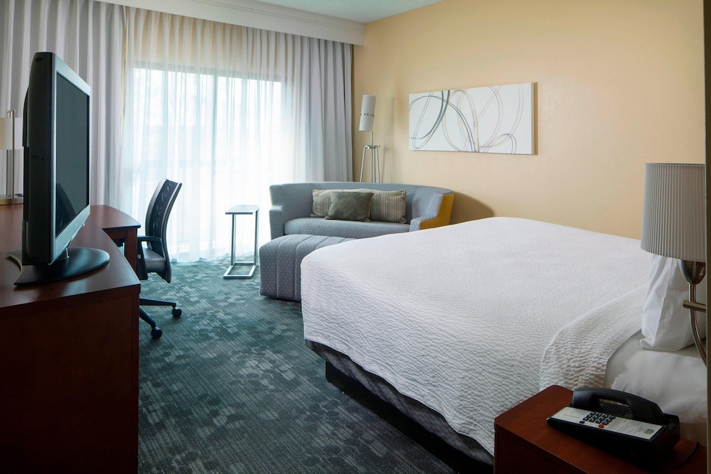 Courtyard by Marriott Huntsville University Drive - photo 9