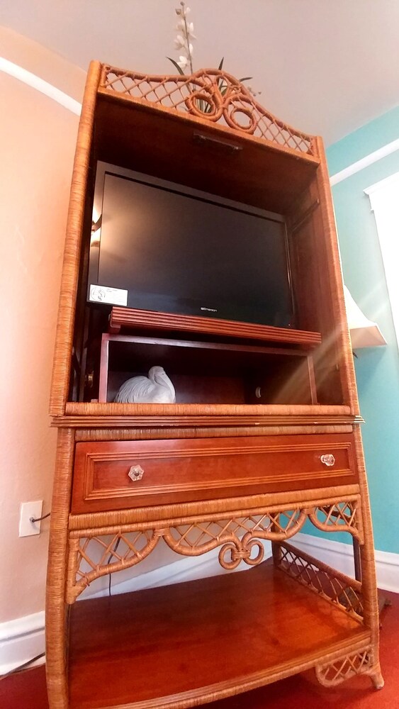 Historic Whiting Hotel Suites - photo 3