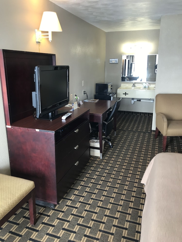 Travelodge By Wyndham Evanston - photo 9