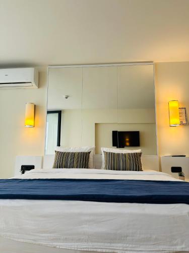 Special Sea View Aparthotel In Orbi City