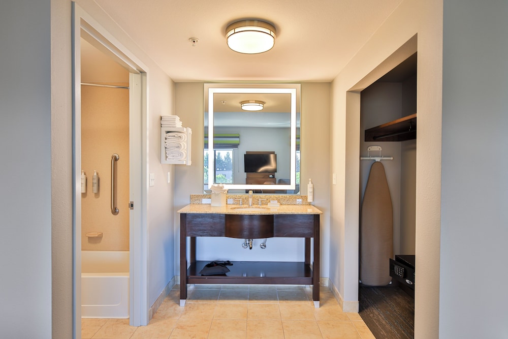 Hampton Inn & Suites Seattle Kent WA - photo 11