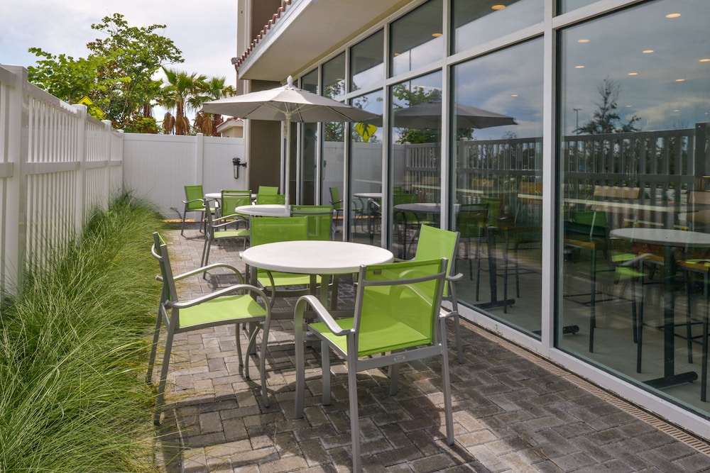 Holiday Inn Express & Suites St. Petersburg Madeira Beach by IHG - photo 79