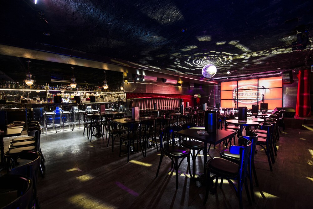 Hotel Bar