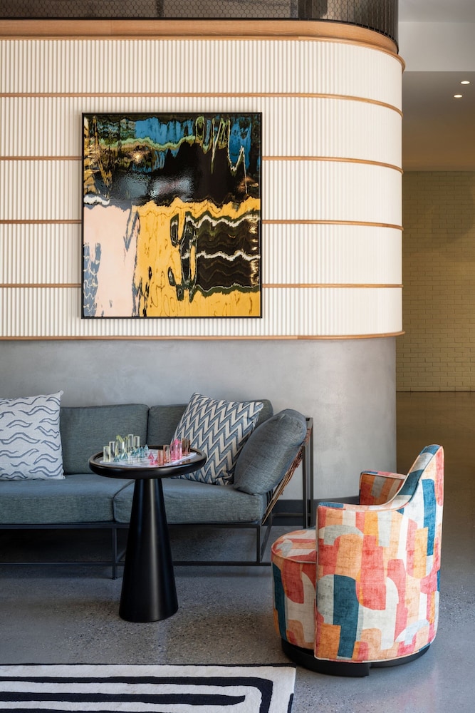 Moxy St. Petersburg Downtown - photo 4