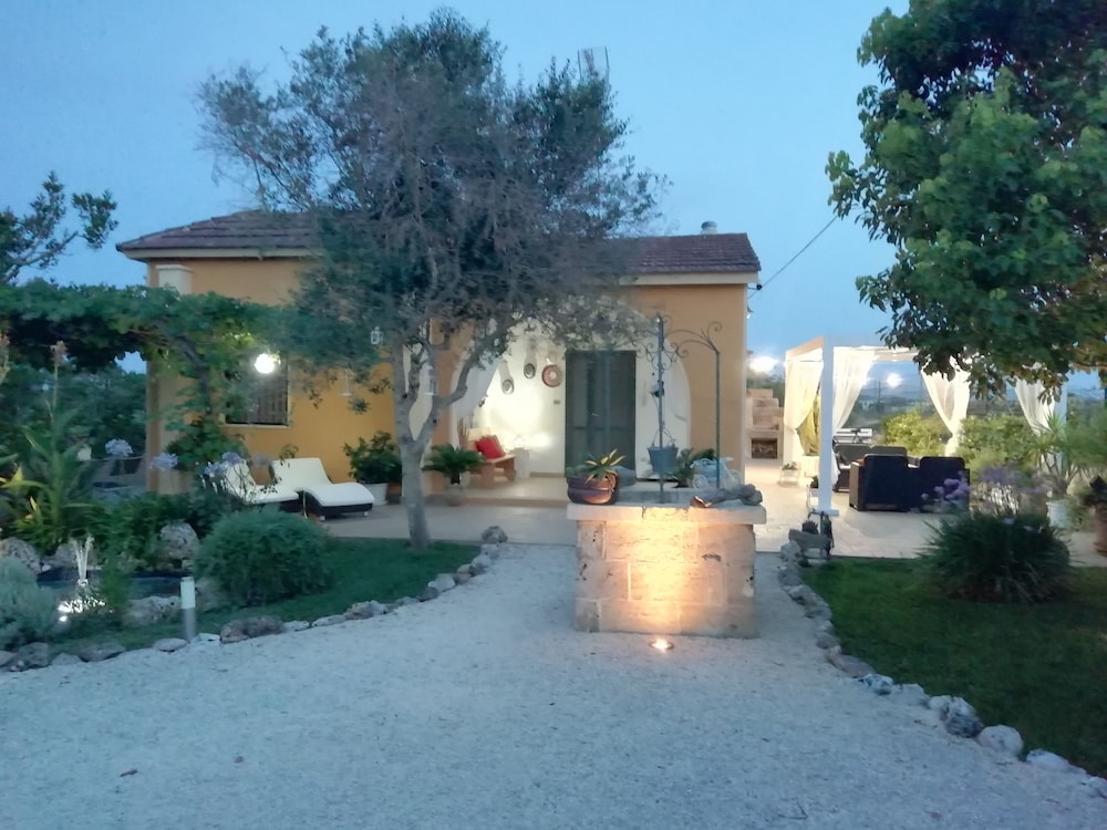 Villetta Dote — 4-Star Luxury Hotel in Melissano, Italy