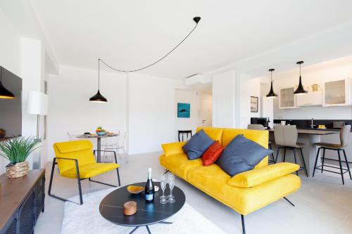 Wam YourHostHelper — 4-Star Luxury Hotel in Cannes, France