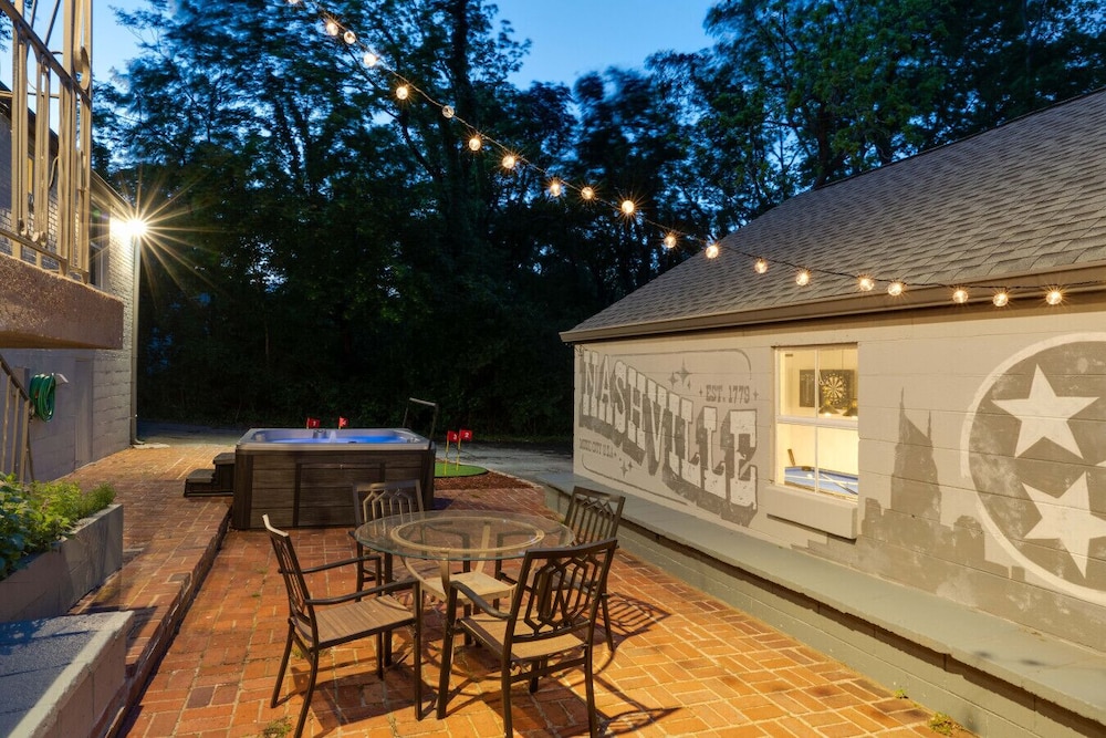 BRAND NEW Nashville Dream Hot Tub Arcade More in Nashville, United States