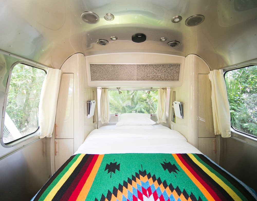 Caravan Outpost - photo 3