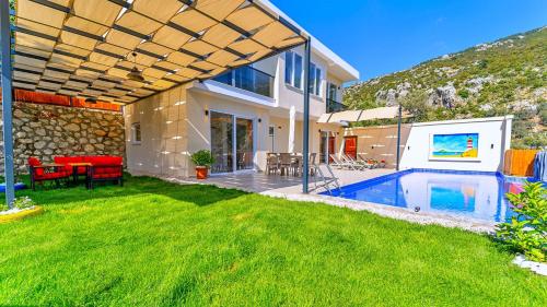 2 Bedroom Luxury Villa Private Garden and Pool — 4-Star Luxury Hotel in Kalkan, Turkey