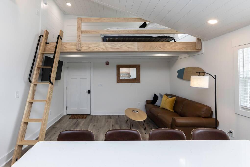 Ocean Lofts in the Vibe #7 5 min walk to beach — 4-Star Luxury Hotel in Virginia Beach, United States