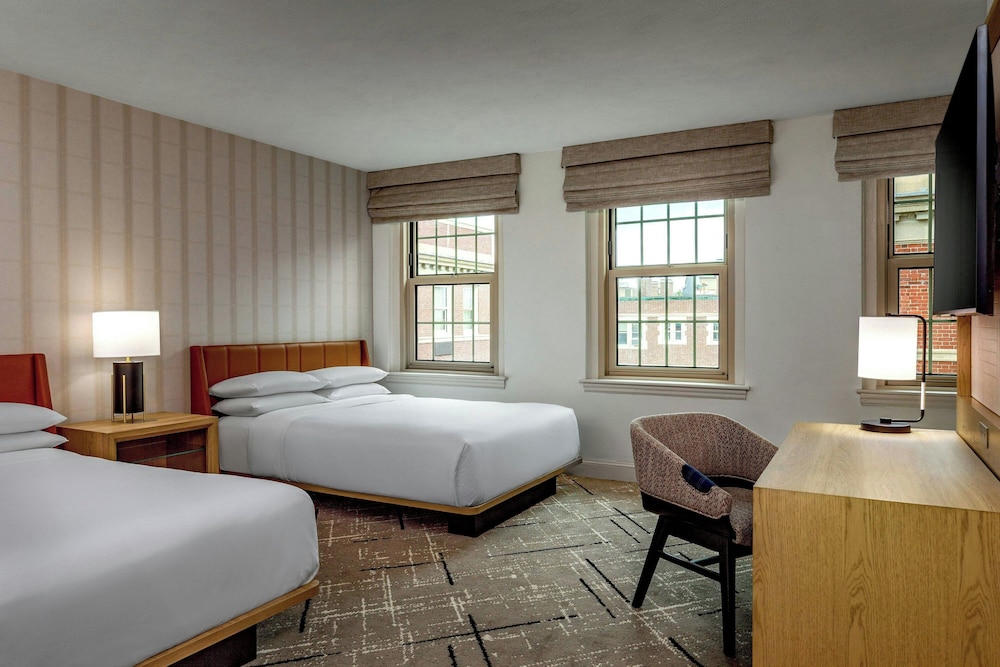 Sheraton Commander Hotel - photo 46