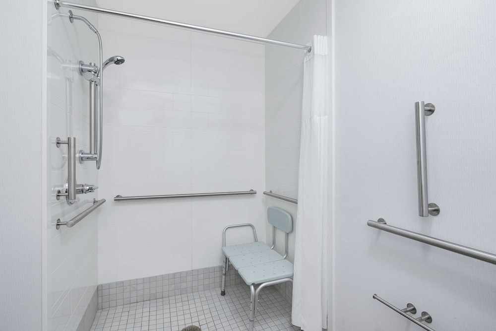 Hampton Inn Thomasville - photo 14