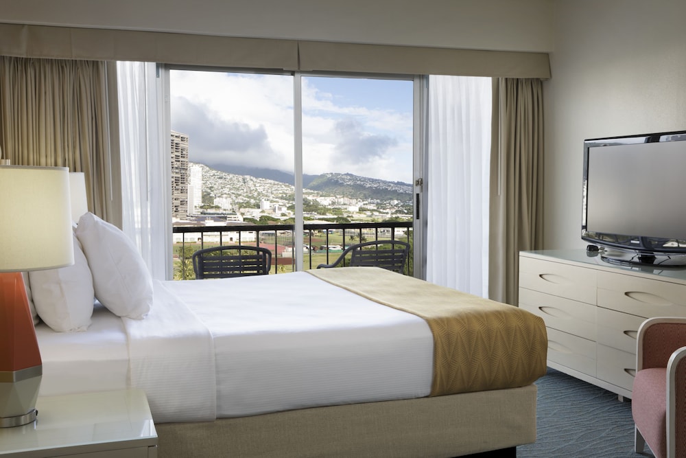 Coconut Waikiki Hotel - photo 13