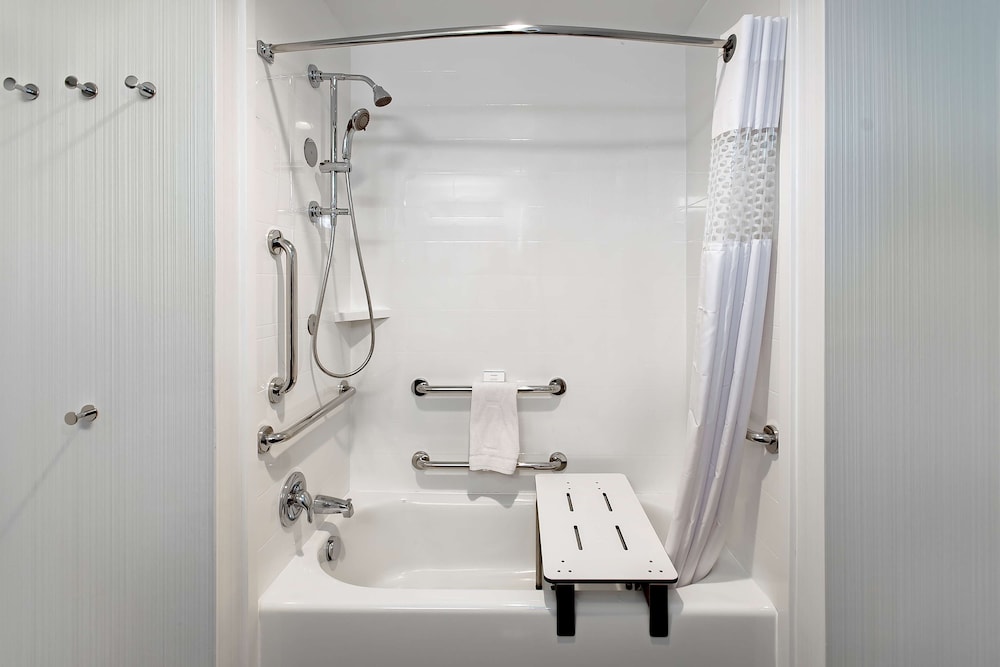 Hampton Inn Lockport Buffalo - photo 18