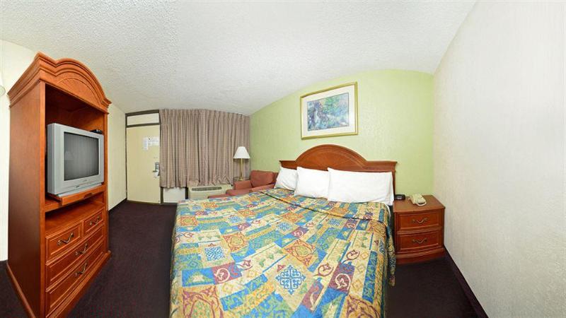 Americas Best Value Inn Airport South - photo 13