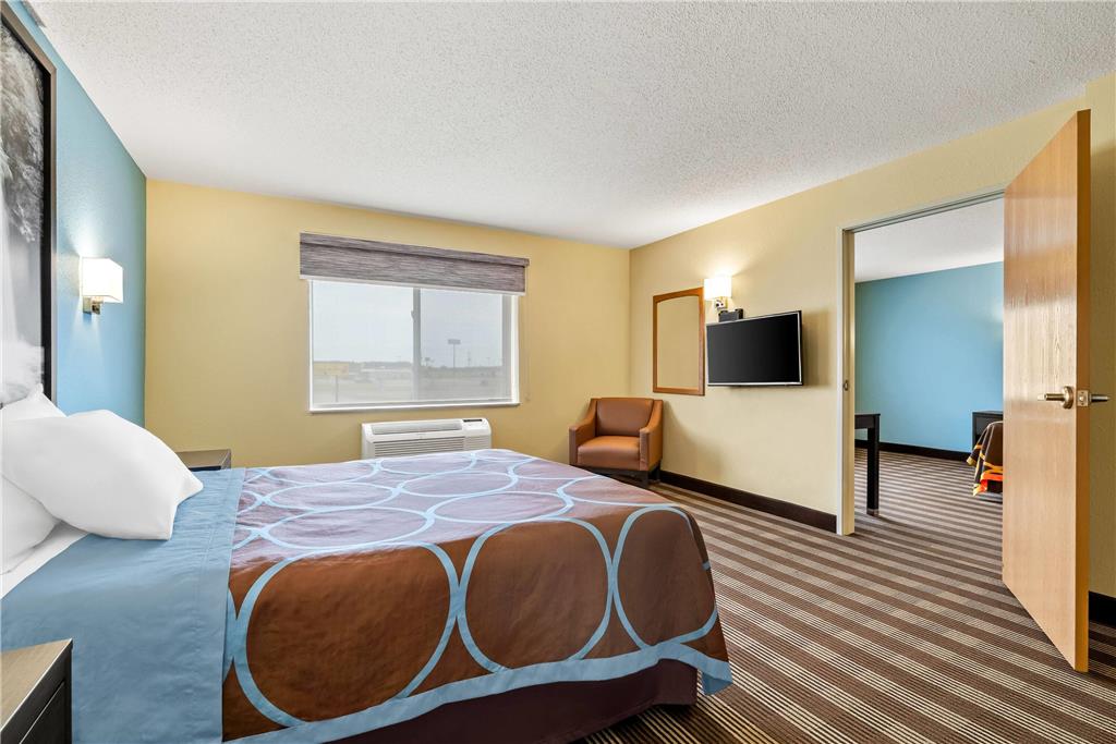 Super 8 by Wyndham Osseo WI - photo 25
