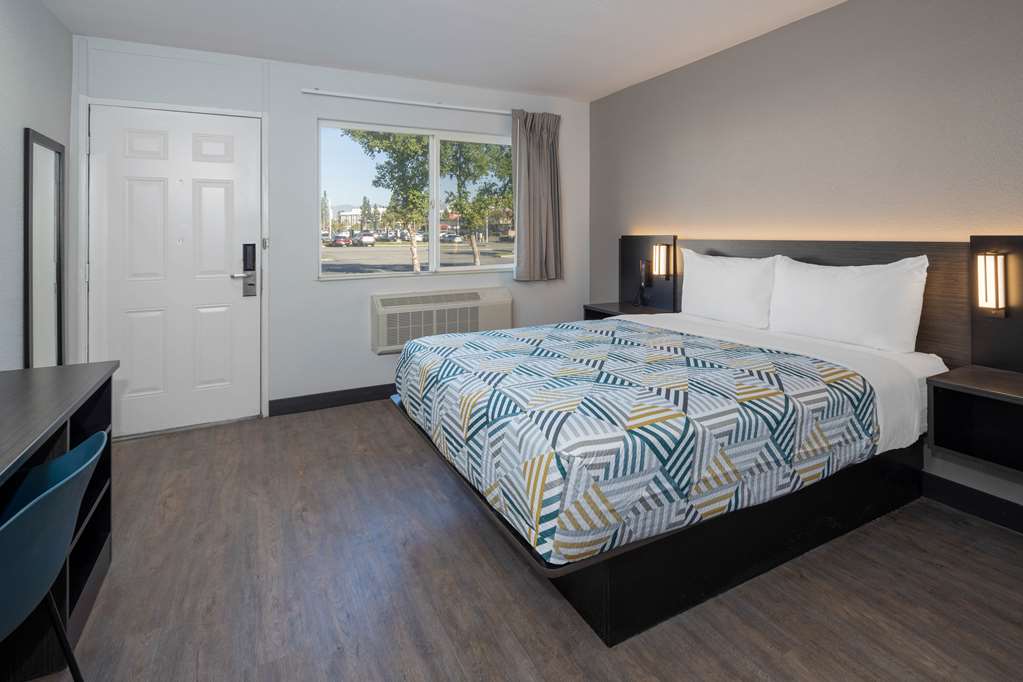 Motel 6 Fontana CA - photo 5