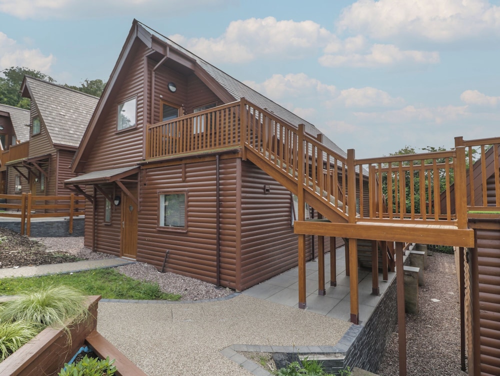 Classic Lodge 15 — 4-Star Luxury Hotel in Rhyl, United Kingdom