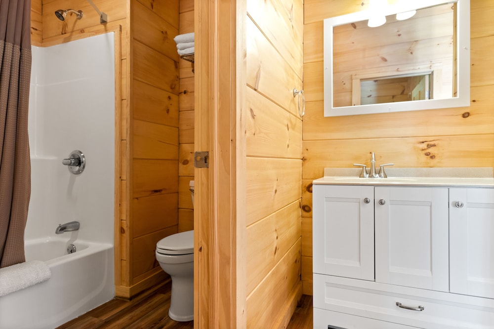 Edinboro Lake Resort Cabins - photo 52