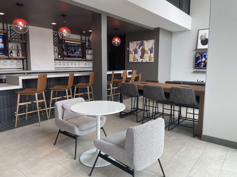 Atwell Suites Austin Airport by IHG - photo 5