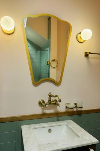 Chic Studio near Fabrika By Wehost