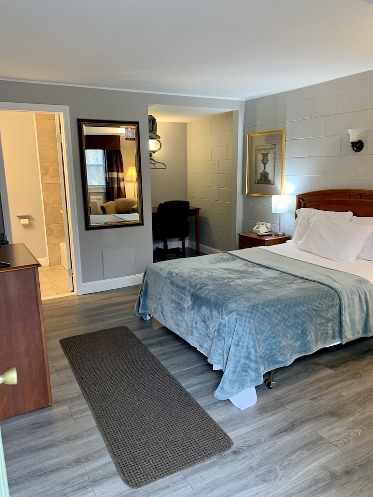 Hill Top Motel - photo 8