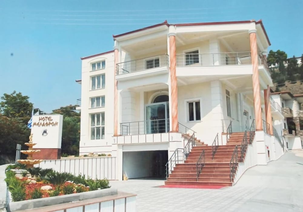 Melastron - carbon neutral hotel in Elassona