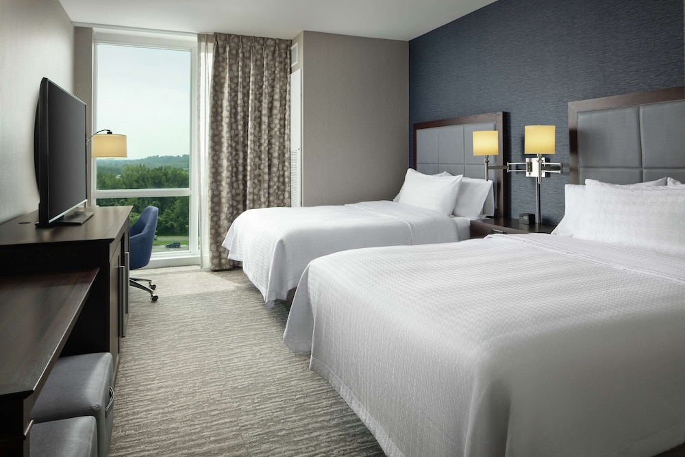 Hampton Inn & Suites Teaneck Glenpointe - photo 20