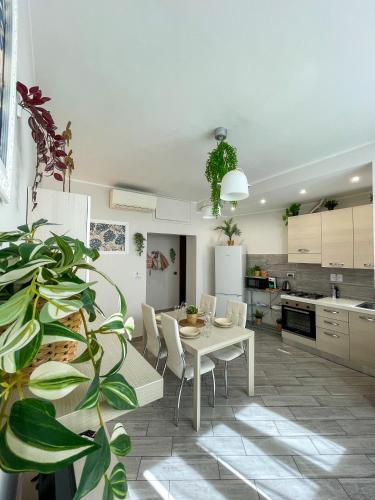 Home in Town City Life Near San Siro Stadium Metropolitana M1 M5 — 4-Star Luxury Hotel in Milan, Italy