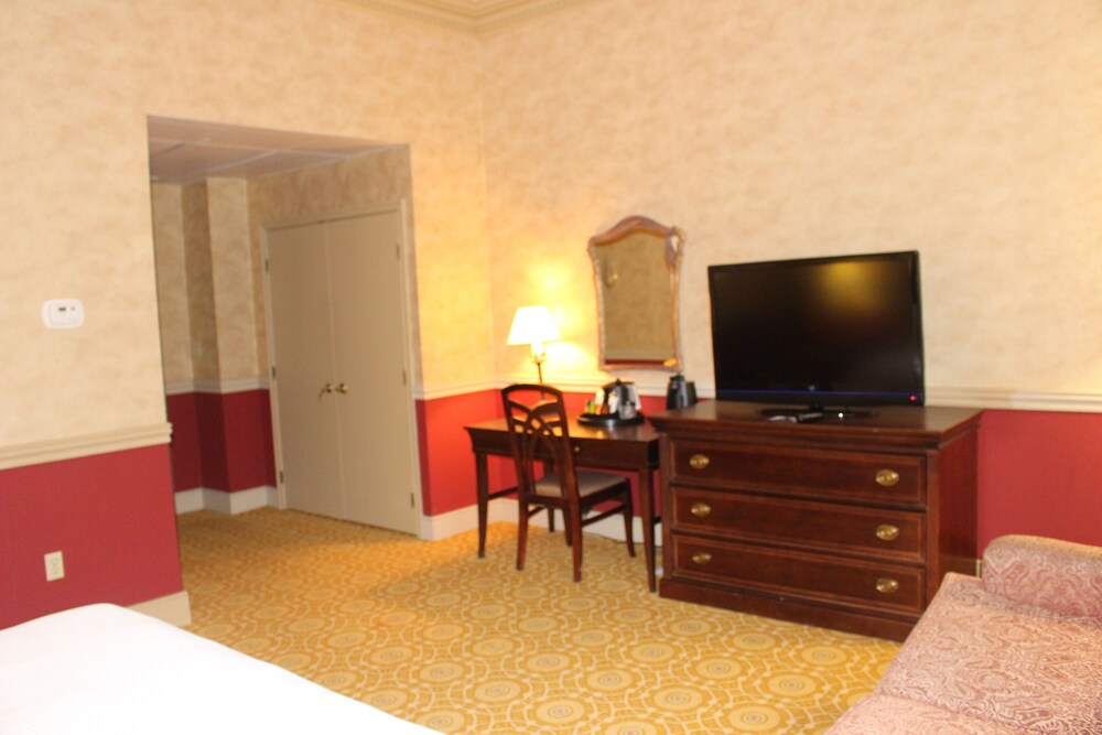 Roberts Riverwalk Urban Resort Hotel - photo 28