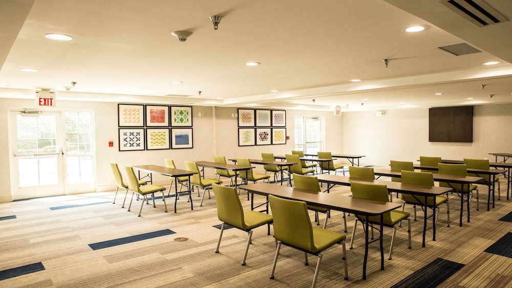 Holiday Inn Express Columbus Dublin by IHG - photo 50