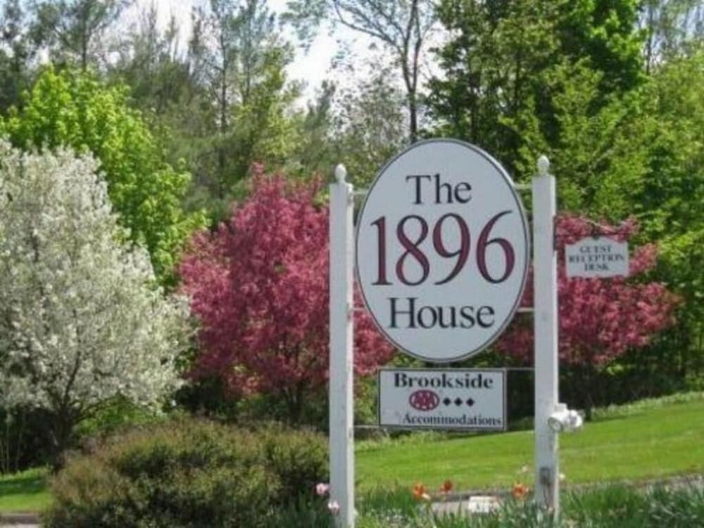 The 1896 House Country Inn Brookside & Pondside — 4-Star Luxury Hotel in Williamstown, United States
