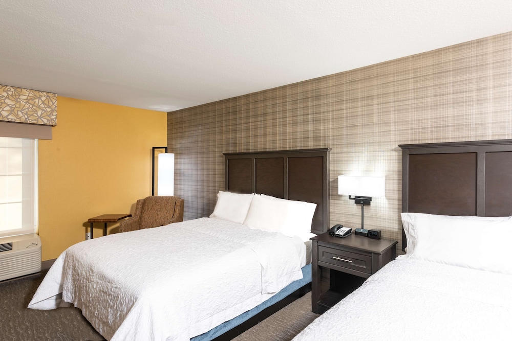 Hampton Inn Holland - photo 12