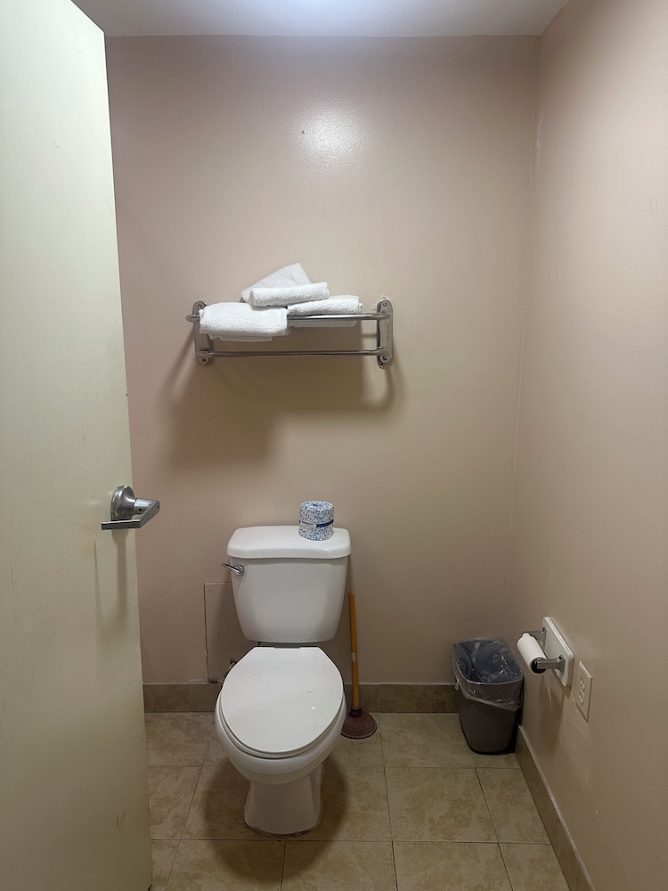 Guest Cottage And Suites - photo 38