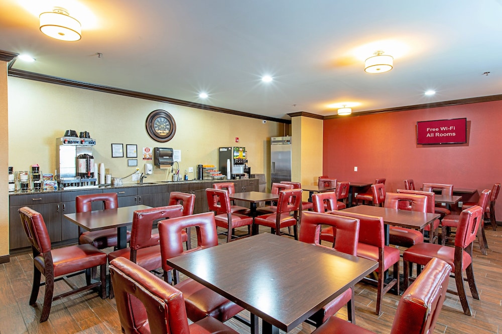 Red Roof Inn & Suites Omaha Council Bluffs - photo 50