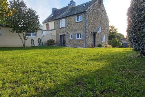 Hisse les voiles à Saint Malo in Saint-Malo, France
