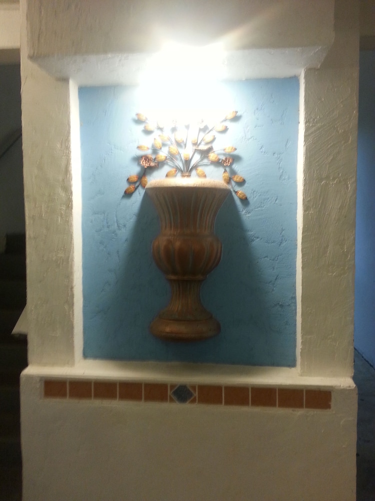 Island House Hotel - photo 56