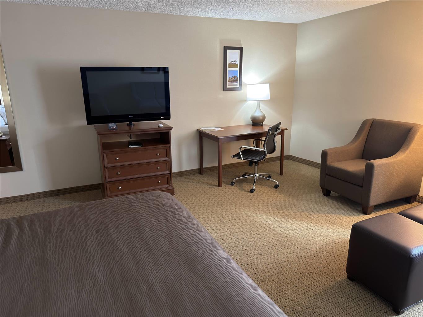 Wingate by Wyndham Utica - photo 17