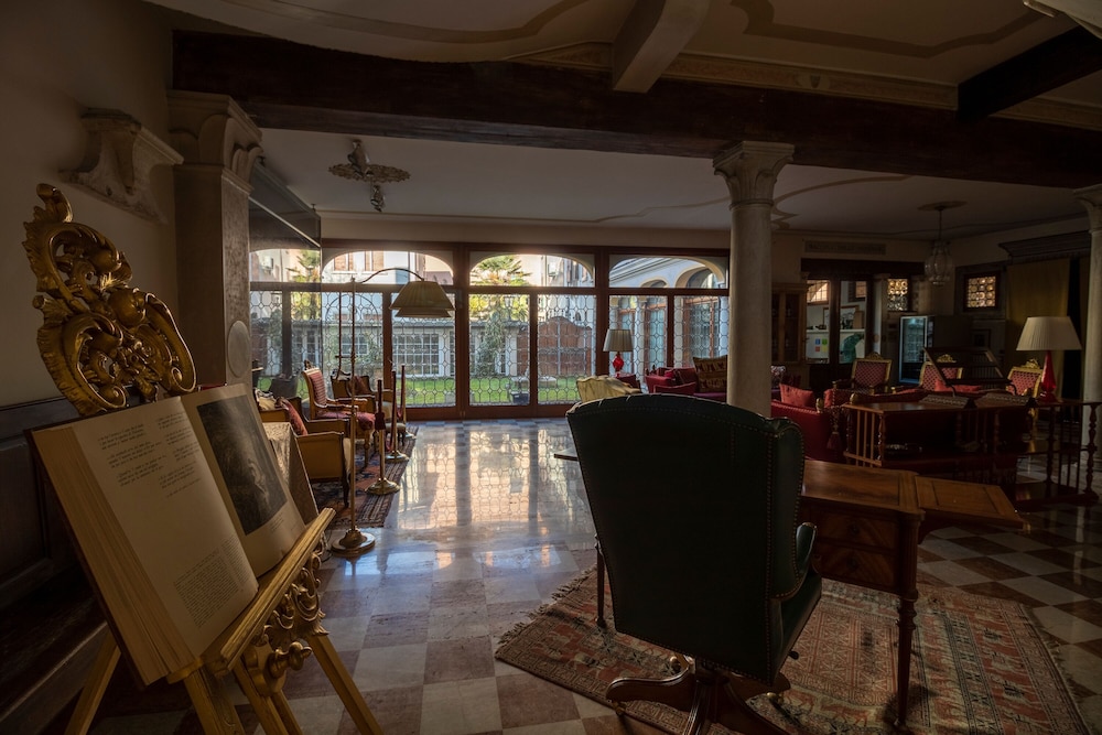 Domus Dotti V in Treviso, Italy