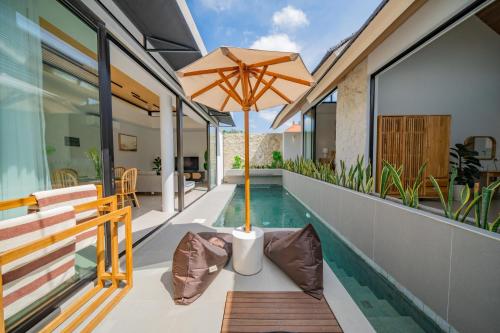 Umah Jerapah Canggu Exquisite Brand New Villa 2BR 10 minutes to Batu Bolong Beach — 4-Star Luxury Hotel in Canggu, Indonesia