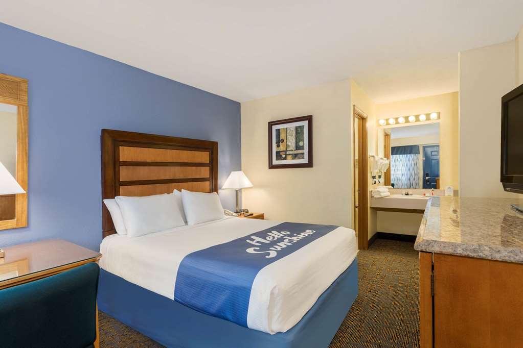 Days Inn by Wyndham Renfro Valley Mount Vernon - photo 12