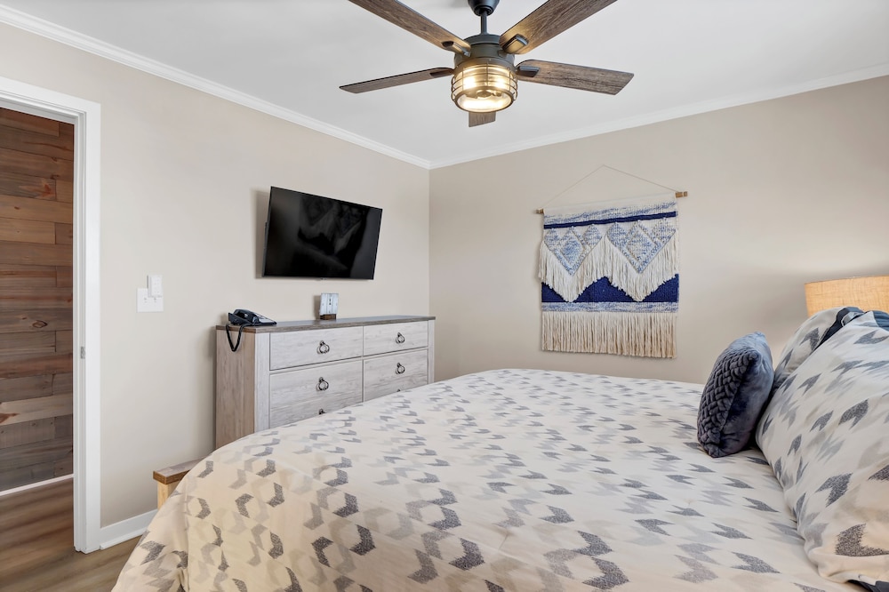 Sandpeddler Inn & Suites - photo 54