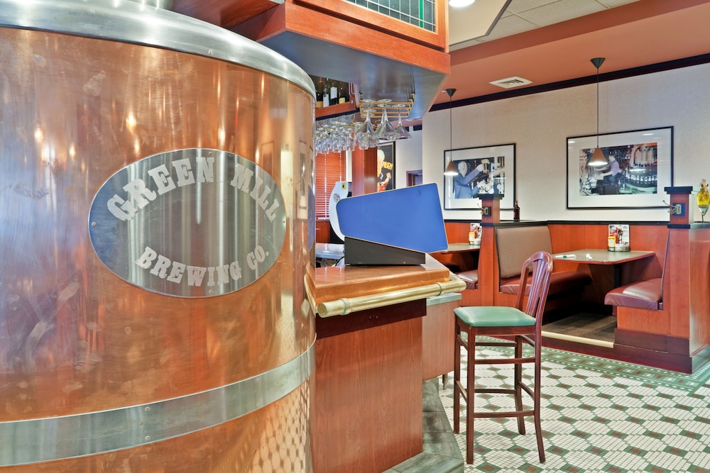Holiday Inn & Suites Overland Park West by IHG - photo 41