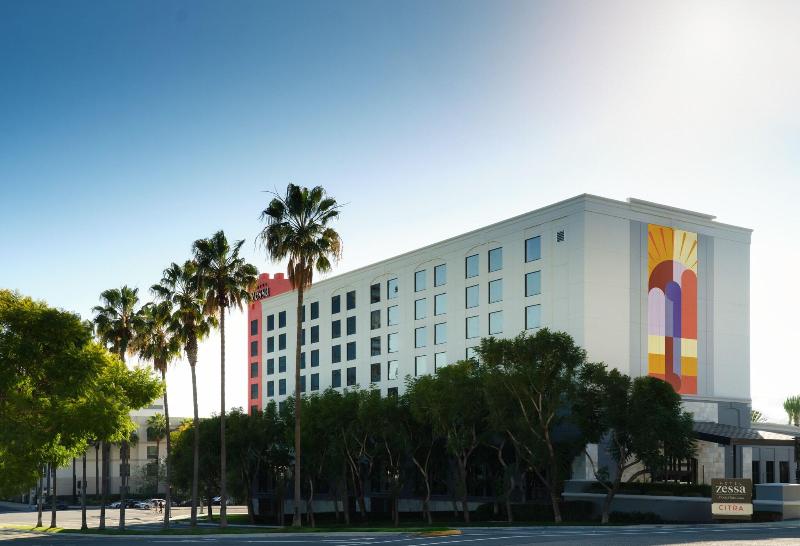 Hotel Zessa Orange County Airport a DoubleTree by Hilton - photo 17