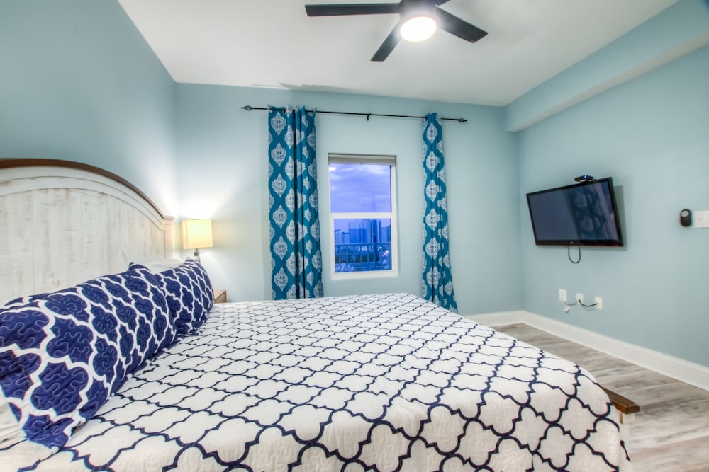 Laketown Wharf Resort by Aneliya's Rentals - photo 159