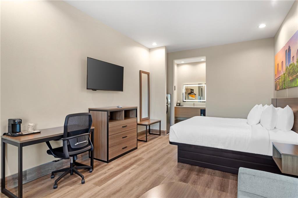 Clarion Pointe Spring Houston North - photo 9