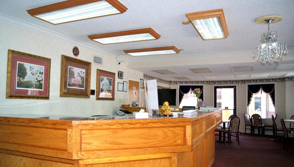 Red Carpet Inn - photo 4