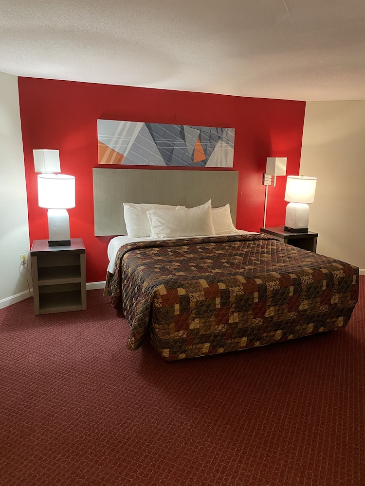 Gold Star Inn & Suites - photo 9