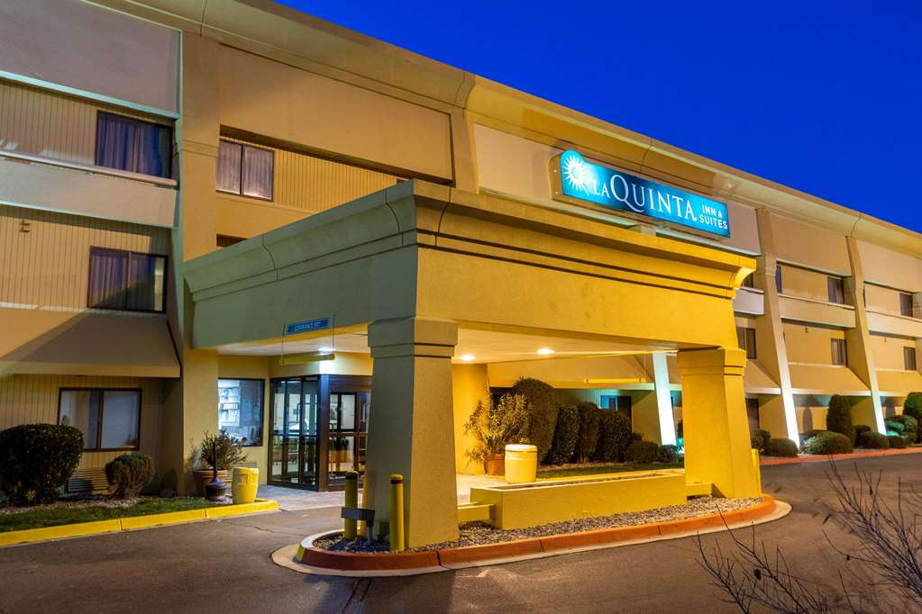 La Quinta Inn & Suites by Wyndham Albuquerque Journal Ctr NW - photo 5