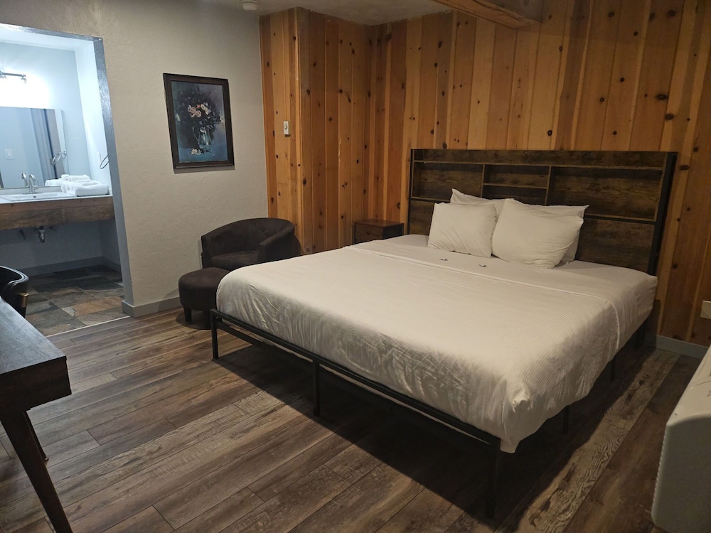 The Black Forest Lodge - photo 15